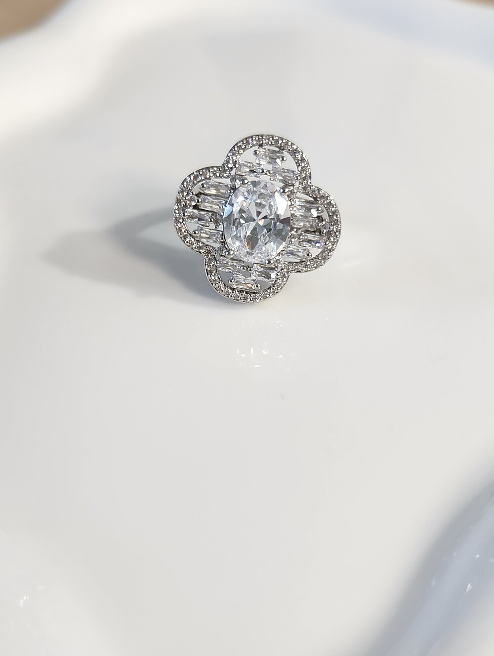 18k White Gold Zc Clover Adjustable Ring